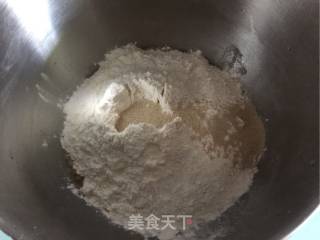 莲花卷的做法步骤：2