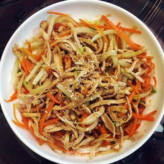 凉拌手撕鸡胸肉【高蛋白吃不胖的健身餐】的做法步骤：5