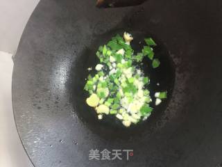 腊肠焖饭的做法步骤：2