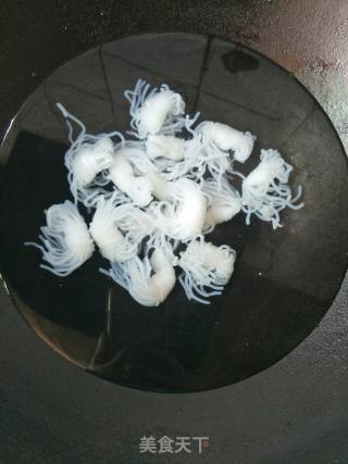 凉拌魔芋结的做法步骤：2
