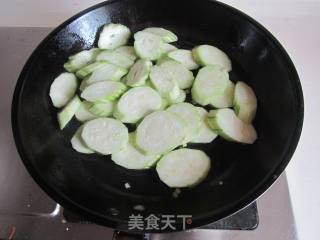 丝瓜炒鱼片的做法步骤：6