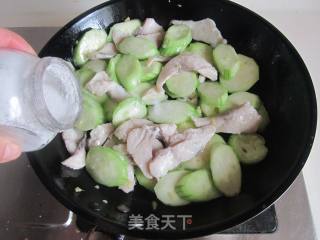 丝瓜炒鱼片的做法步骤：8