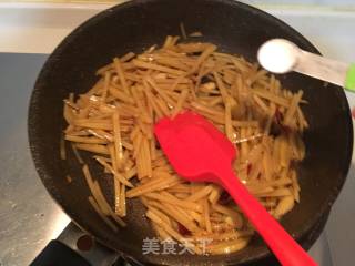 糖醋土豆条的做法步骤：7