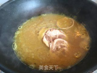 咖喱五花叉烧肉拉面的做法步骤：9