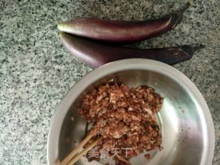 茄子肉丸饺的做法步骤：1