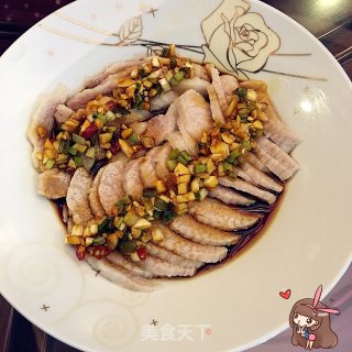 蒜拌猪颈肉的做法步骤：7