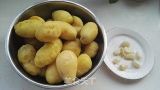 麻辣孜然小土豆的做法步骤：2