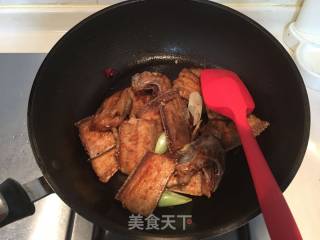 红烧带鱼块的做法步骤：7