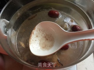 当归黄芪炖乳鸽的做法步骤：8