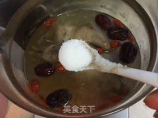 当归黄芪炖乳鸽的做法步骤：11