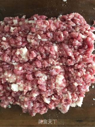 糖醋面筋酿肉的做法步骤：1