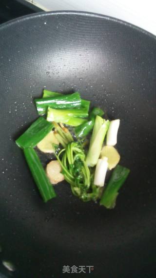 玉米烧肘子的做法步骤：3