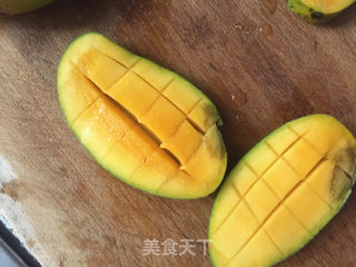 芒果奶昔的做法步骤：2