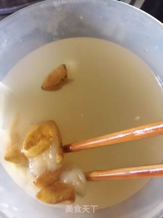 新鲜黄皮饮的做法步骤：1