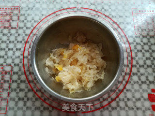 菠萝银耳羹的做法步骤：2