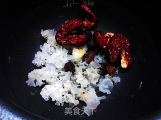 红枣桂圆银耳羹的做法步骤：5