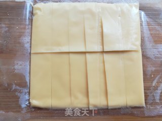 百变大眼怪三明治的做法步骤：6
