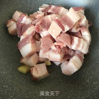 鹌鹑蛋烧肉的做法步骤：3