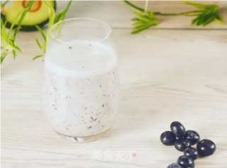 牛油果蓝莓奶昔的做法步骤：4
