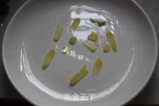 剁椒鱼头的做法步骤：2
