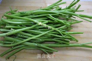 辣烧空心菜梗的做法步骤：1