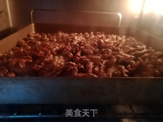 核桃蔓越莓牛轧糖的做法步骤：1