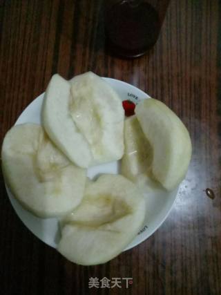 红酒雪梨的做法步骤：1