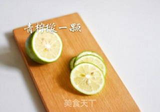 百香果青柠特饮的做法步骤：2