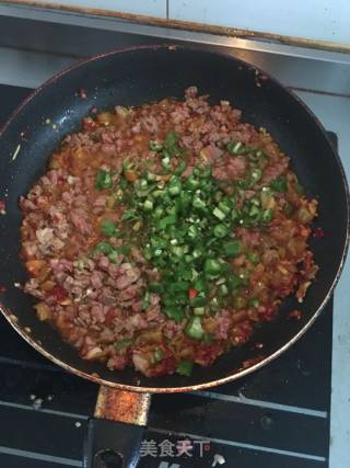 三椒牛肉粒的做法步骤：5