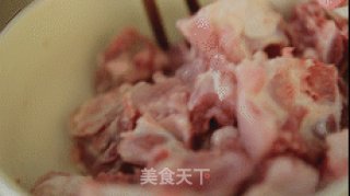 【小森妈妈菜谱】美味营养的虫草花蒸排骨的做法步骤：1