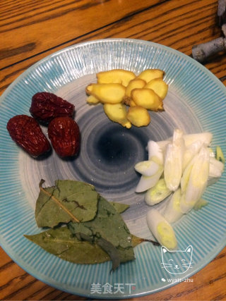 老母鸡汤的做法步骤：2