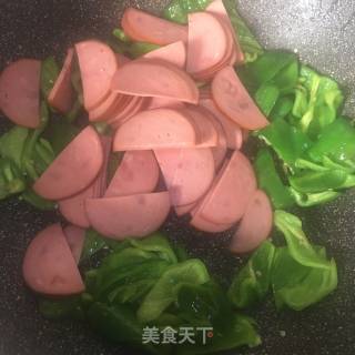 辣椒炒火腿的做法步骤：4