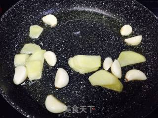 鸭焖鲍鱼田螺的做法步骤：5