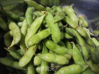 懒人版---五香毛豆的做法步骤：1