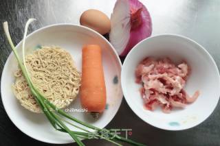 肉丝炒面的做法步骤：1