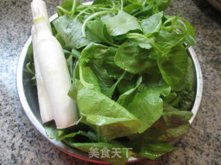茭白炒白米苋的做法步骤：1