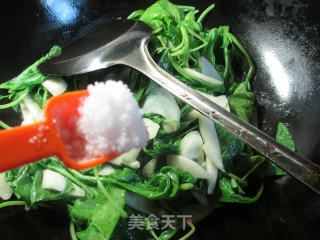 茭白炒白米苋的做法步骤：5