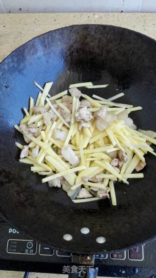 土豆丝炒肉的做法步骤：7
