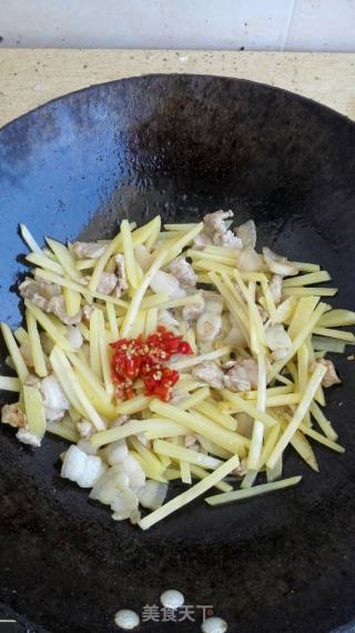 土豆丝炒肉的做法步骤：8