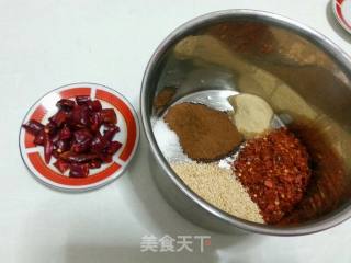 油泼五香辣椒油的做法步骤：3