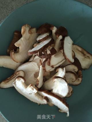 香菇小白菜的做法步骤：2