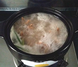 野竹笋鸭腿煲的做法步骤：11