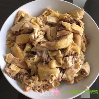 椒香白斩鸡的做法步骤：1