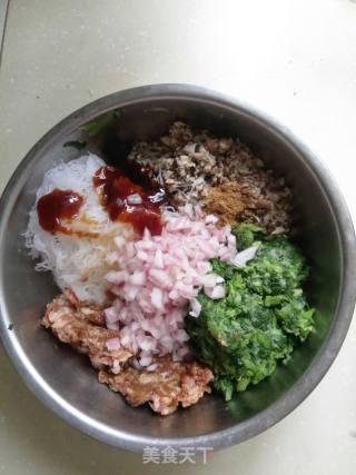 小白菜蘑菇粉丝猪肉饺的做法步骤：4