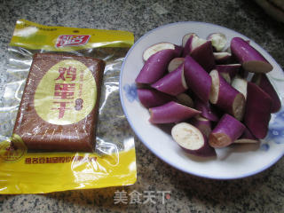 鸡蛋干炒茄子的做法步骤：1