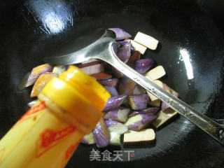 鸡蛋干炒茄子的做法步骤：5