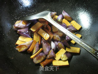 鸡蛋干炒茄子的做法步骤：7