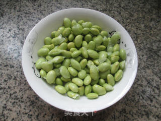 毛豆莲藕排骨汤的做法步骤：2