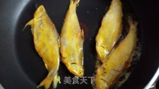 香煎咸鱼的做法步骤：4