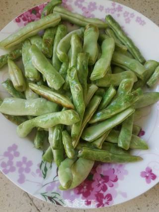 干煸豆角的做法步骤：5